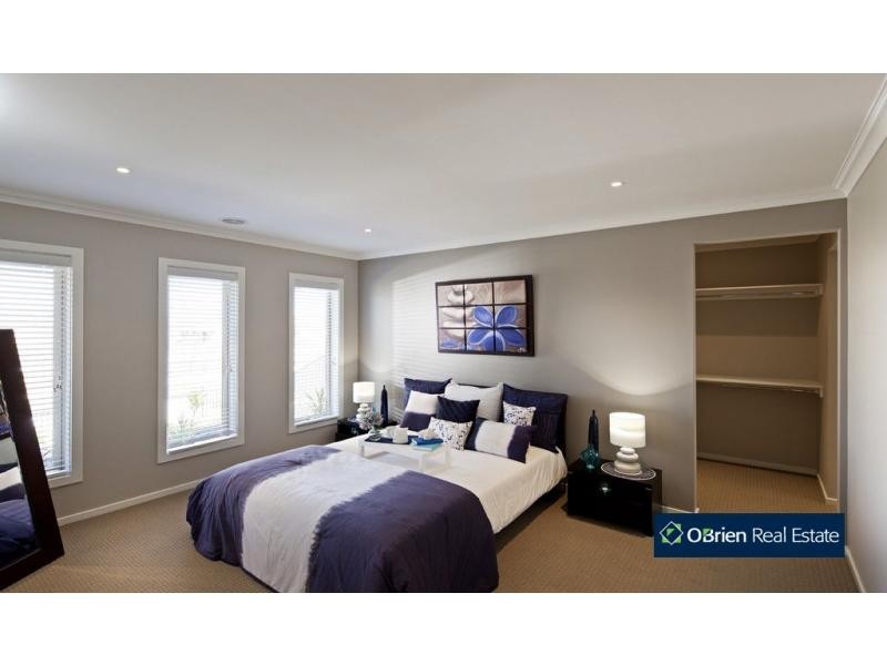 8 Worthington Boulevard, Pakenham VIC 3810