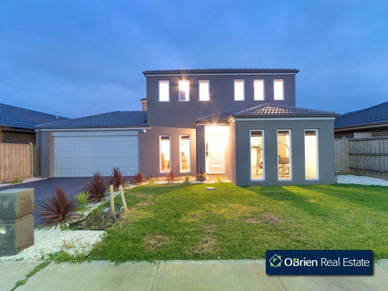 8 Rocky Street, Cranbourne East VIC 3977