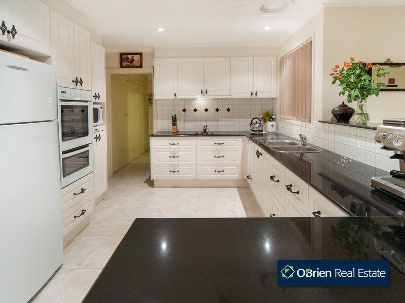 8 Ridge Road, Berwick VIC 3806