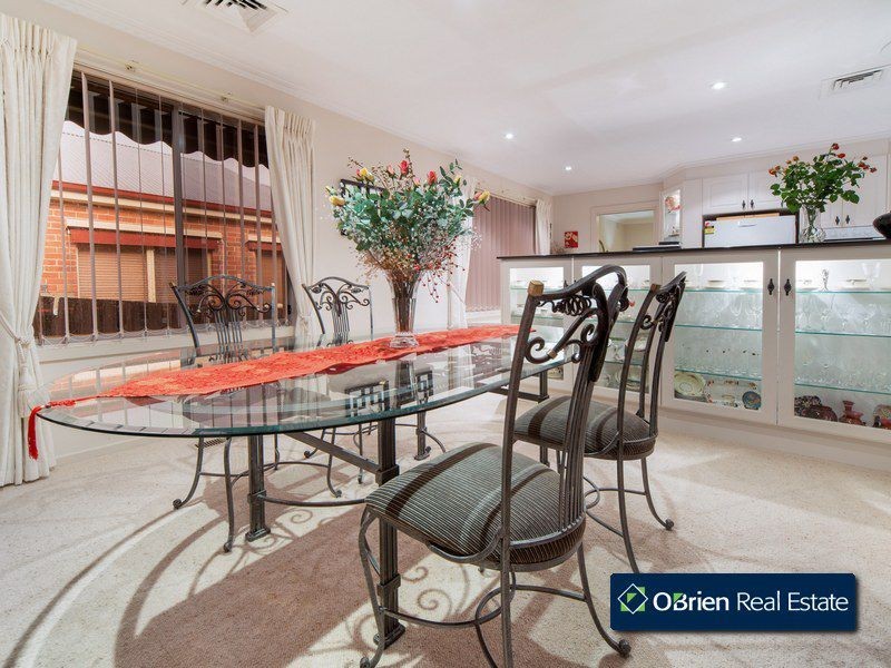 8 Ridge Road, Berwick VIC 3806