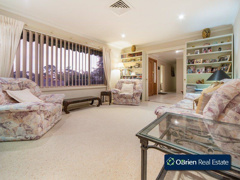 8 Ridge Road, Berwick VIC 3806