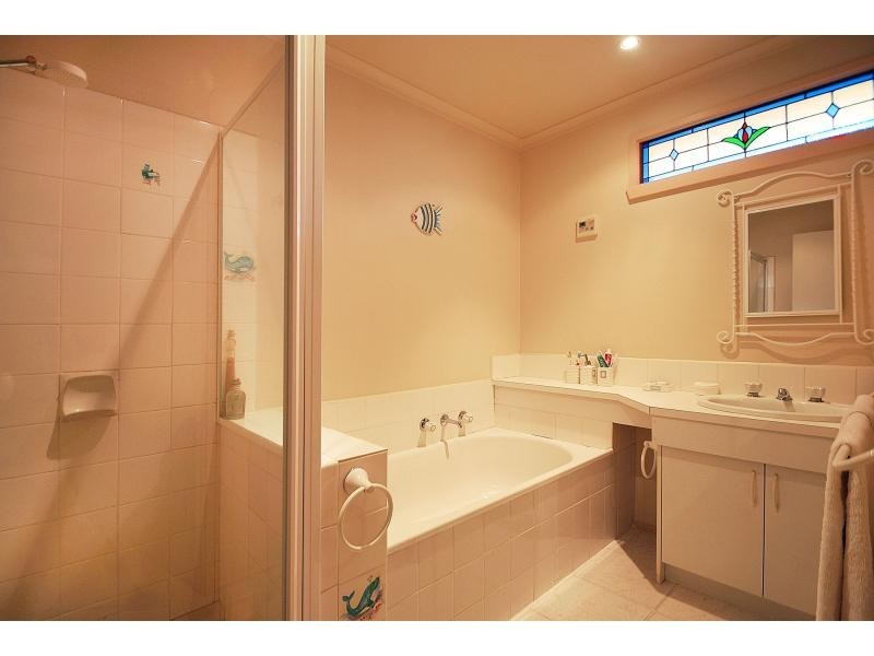 24 James Cook Drive, Cranbourne VIC 3977