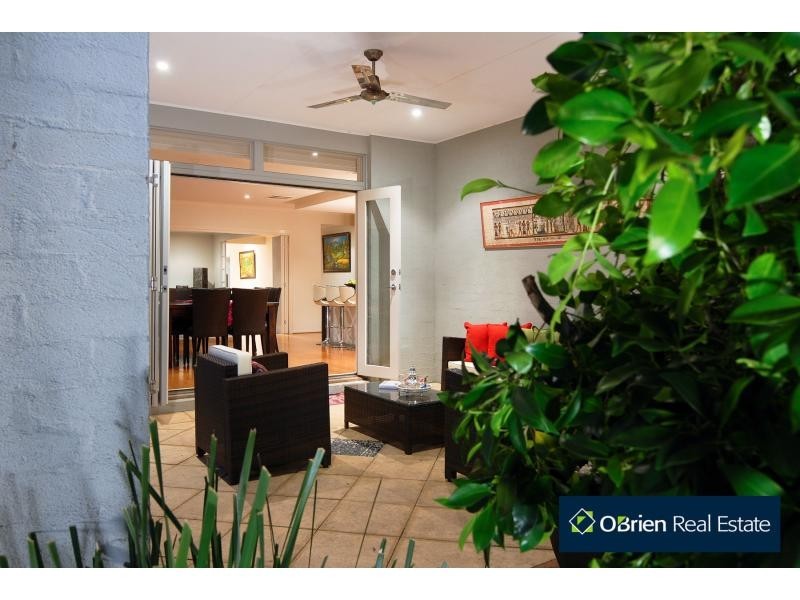 7 Clendon Street, Berwick VIC 3806