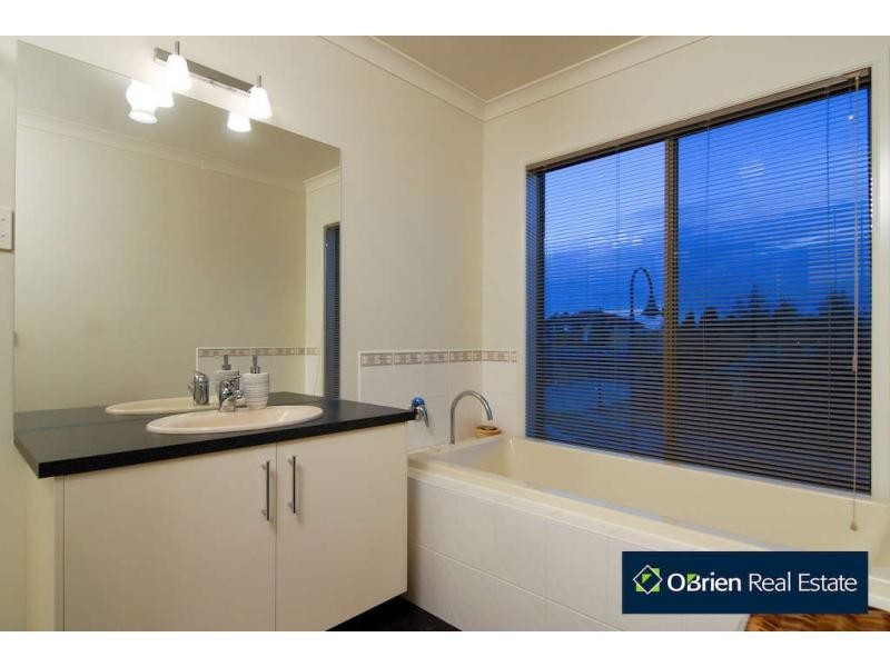 2 Ambiance Crescent, Narre Warren South VIC 3805