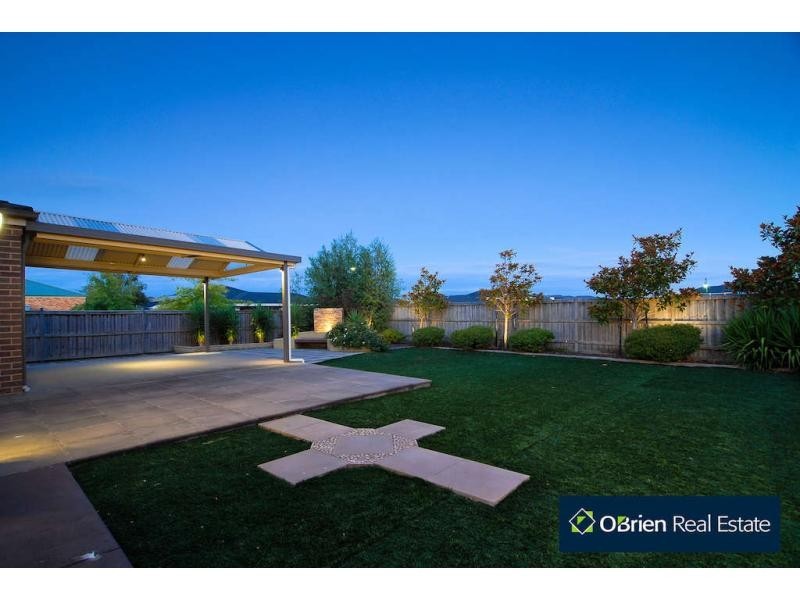 2 Ambiance Crescent, Narre Warren South VIC 3805