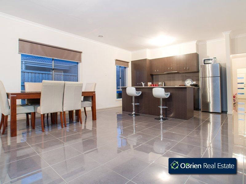 21 Marija Crescent, Berwick VIC 3806