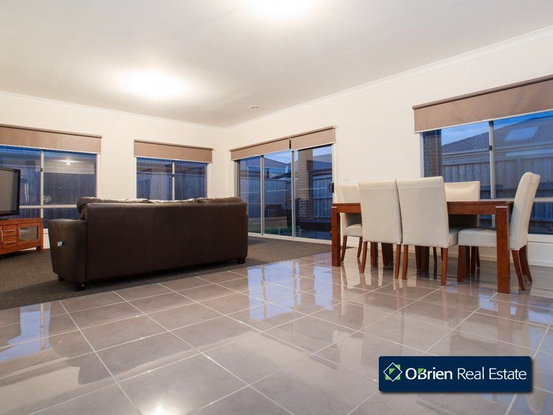 21 Marija Crescent, Berwick VIC 3806