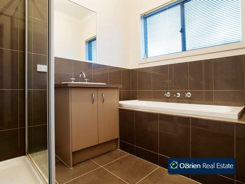 21 Marija Crescent, Berwick VIC 3806