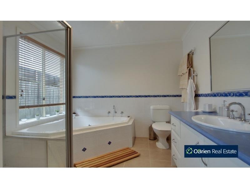 10 Sherbrooke Court, Narre Warren South VIC 3805