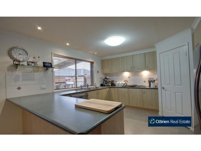 10 Sherbrooke Court, Narre Warren South VIC 3805