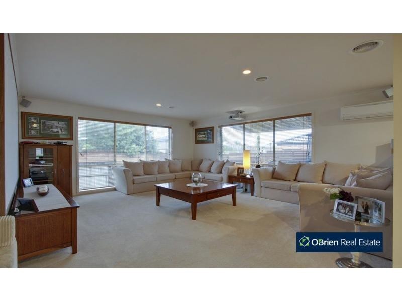 10 Sherbrooke Court, Narre Warren South VIC 3805