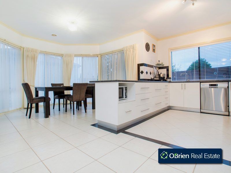 1 Glenn Erin Way, Berwick VIC 3806