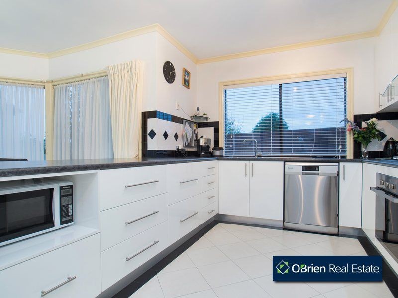 1 Glenn Erin Way, Berwick VIC 3806