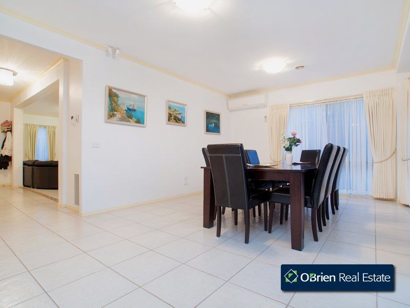 1 Glenn Erin Way, Berwick VIC 3806