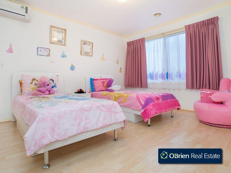 1 Glenn Erin Way, Berwick VIC 3806