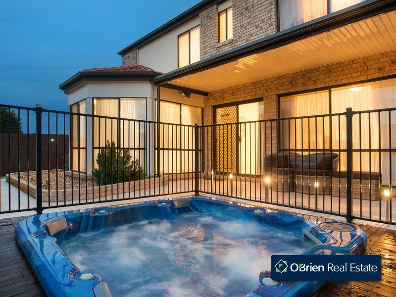 1 Glenn Erin Way, Berwick VIC 3806