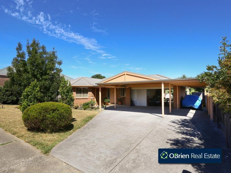 9 Milparinka Way, Berwick VIC 3806