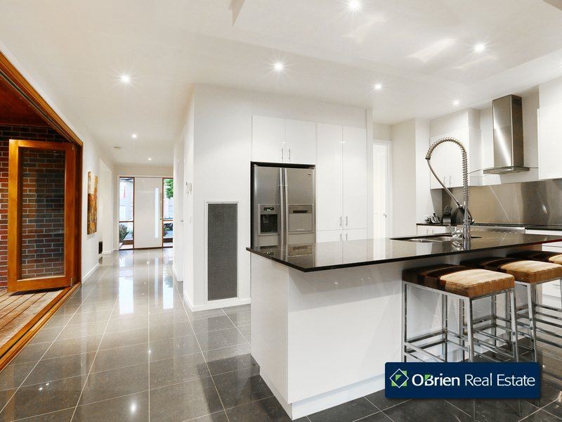 2 Messina Place, Narre Warren South VIC 3805