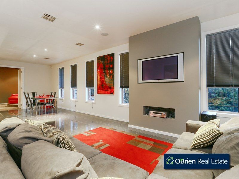 2 Messina Place, Narre Warren South VIC 3805