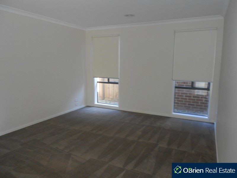 118 William Thwaites Boulevard, Cranbourne North VIC 3977