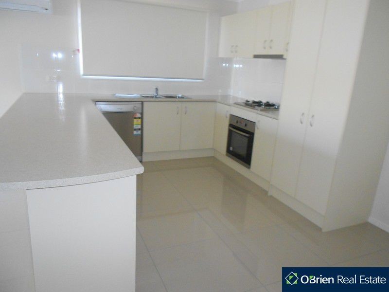 118 William Thwaites Boulevard, Cranbourne North VIC 3977