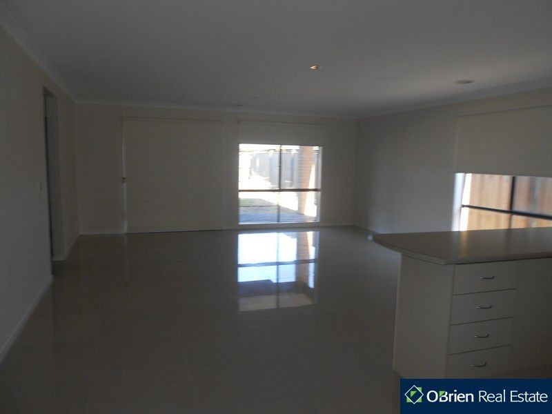 118 William Thwaites Boulevard, Cranbourne North VIC 3977