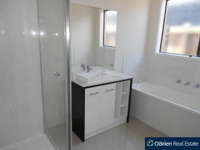 118 William Thwaites Boulevard, Cranbourne North VIC 3977