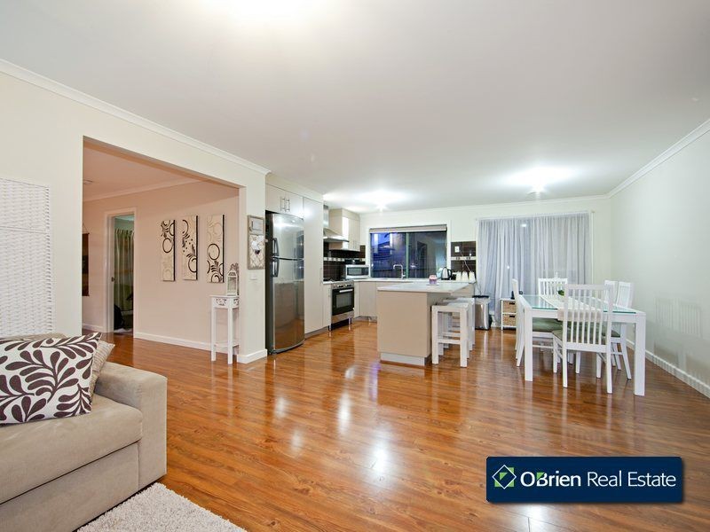 5 Rimes Close, Cranbourne West VIC 3977