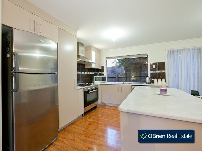 5 Rimes Close, Cranbourne West VIC 3977