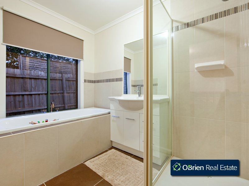 5 Rimes Close, Cranbourne West VIC 3977
