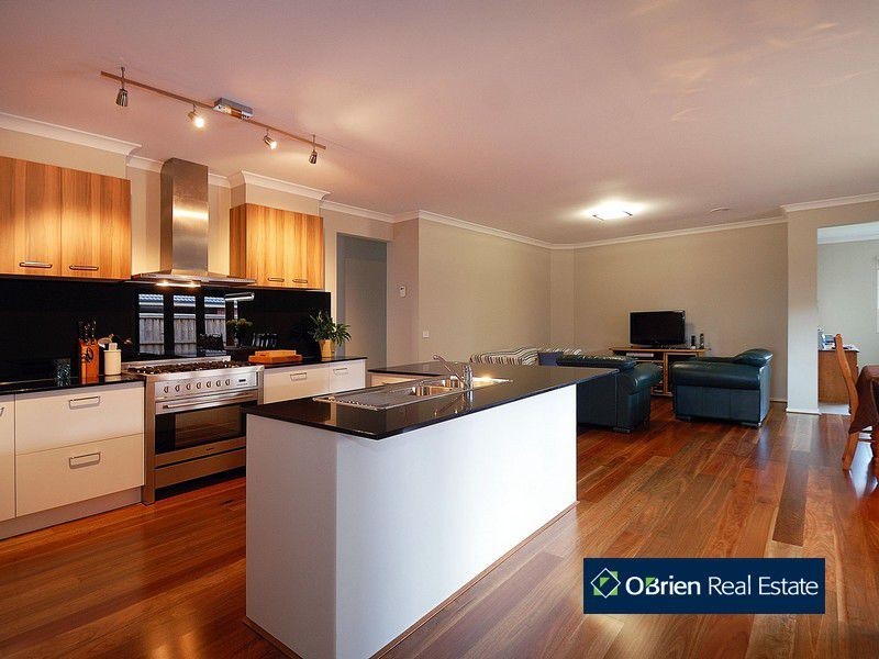 17 Donohue Street, Cranbourne East VIC 3977