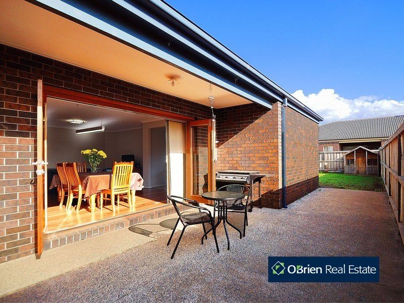 17 Donohue Street, Cranbourne East VIC 3977