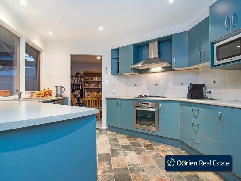 40 Coolabah Grove, Berwick VIC 3806