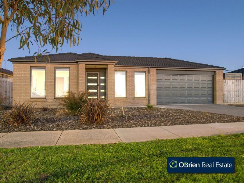 8 Carabott Place, Berwick VIC 3806