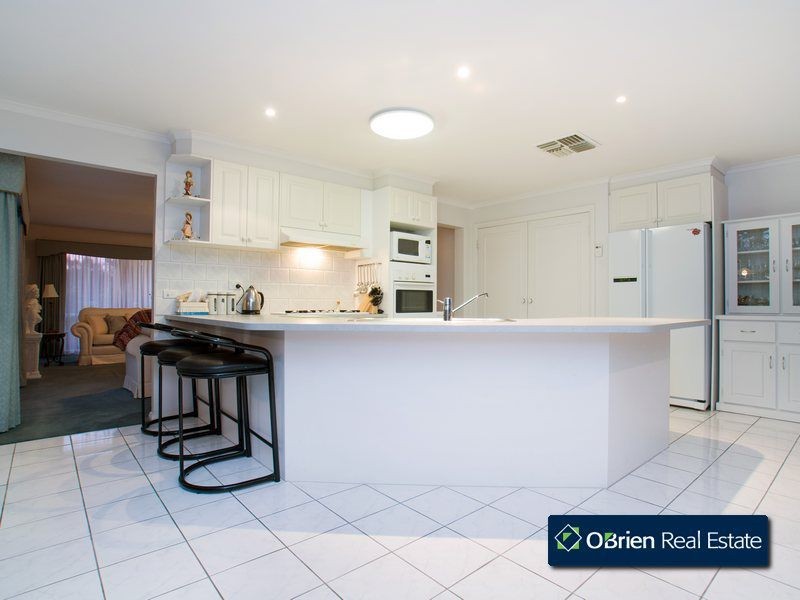 23 Newman Court, Berwick VIC 3806