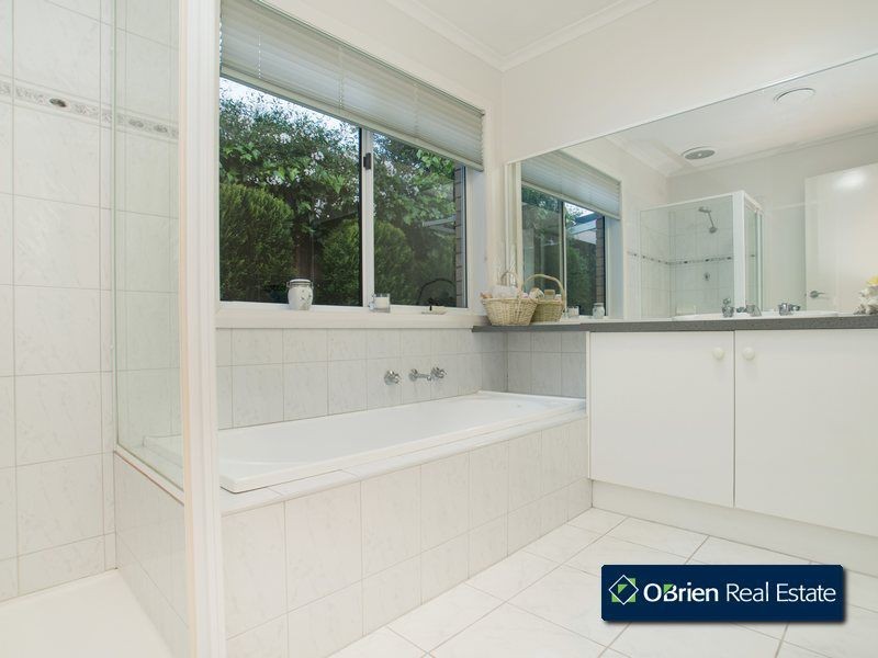 23 Newman Court, Berwick VIC 3806