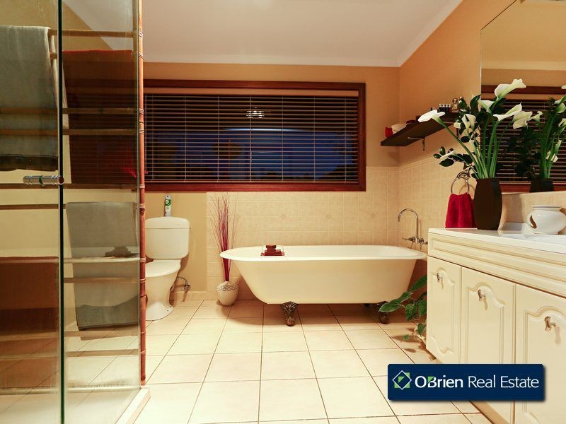 14 Mountain Flat Road, Narre Warren East VIC 3804