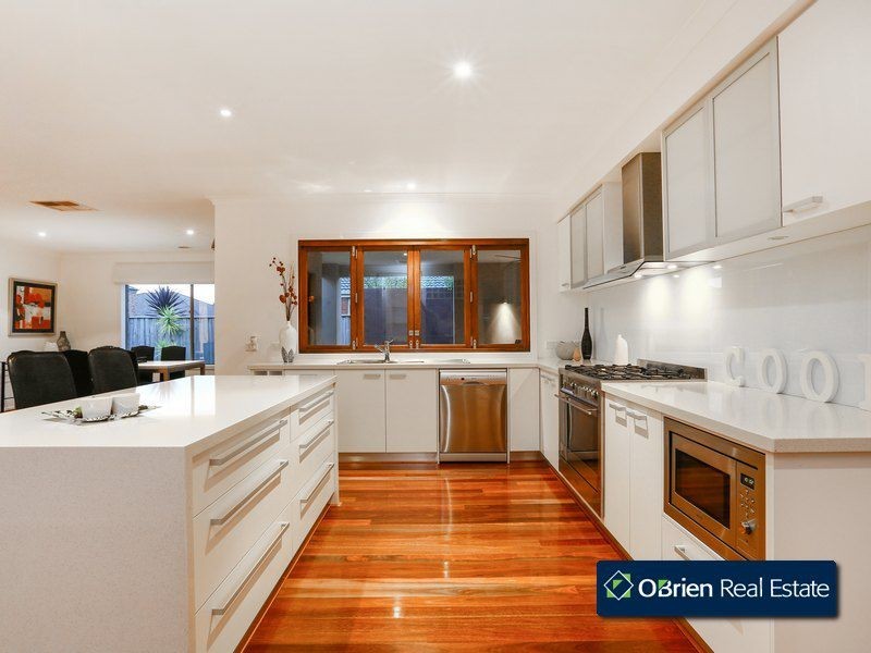 24 Skipperstone Glen, Narre Warren South VIC 3805