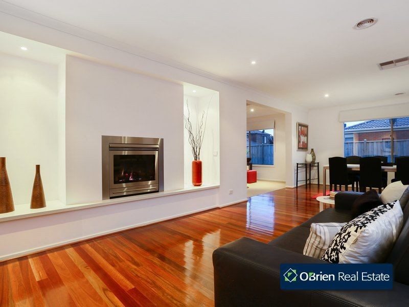 24 Skipperstone Glen, Narre Warren South VIC 3805