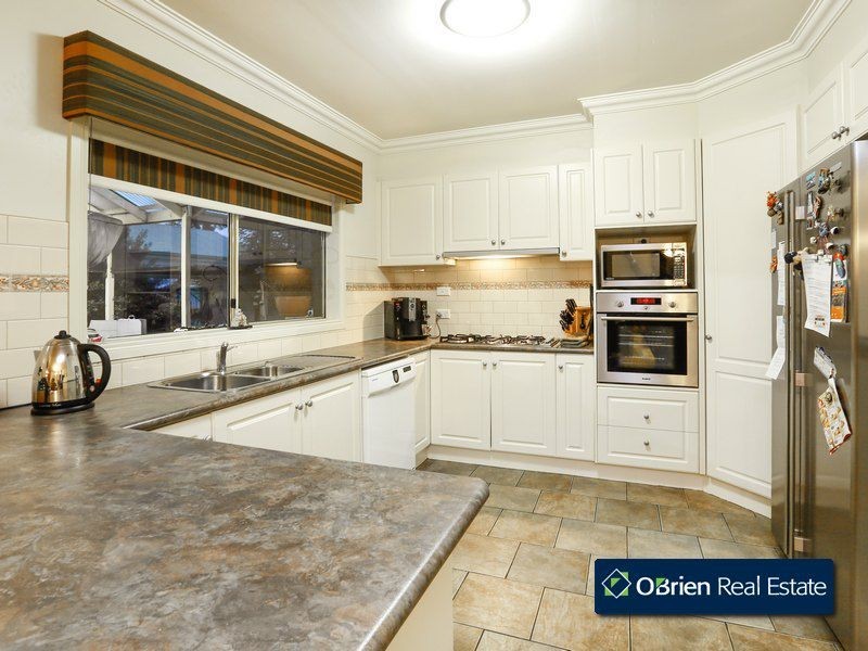 3 Atlanta Glen, Cranbourne VIC 3977