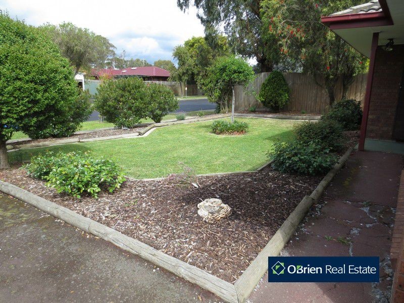 3 Gray Street, Cranbourne North VIC 3977