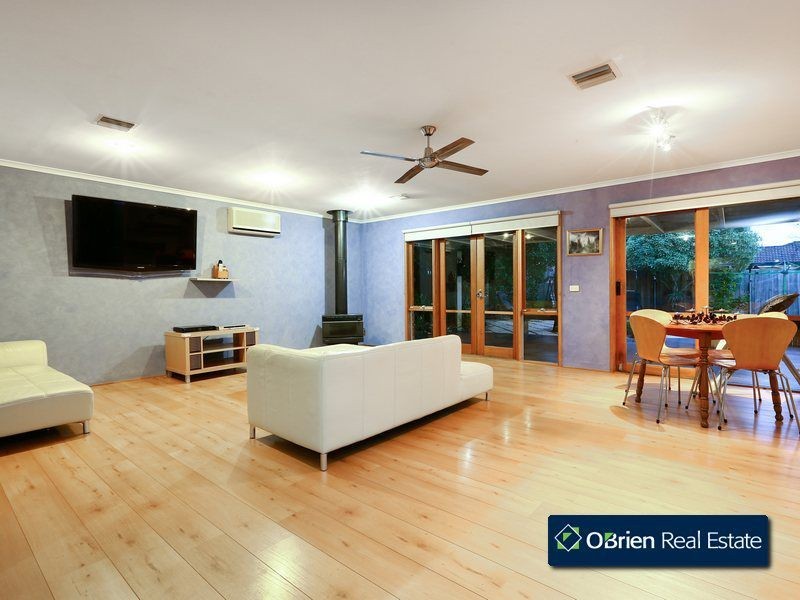 18 Marjoram Close, Hallam VIC 3803