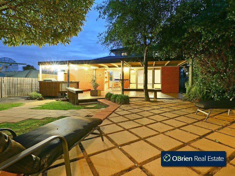 18 Marjoram Close, Hallam VIC 3803