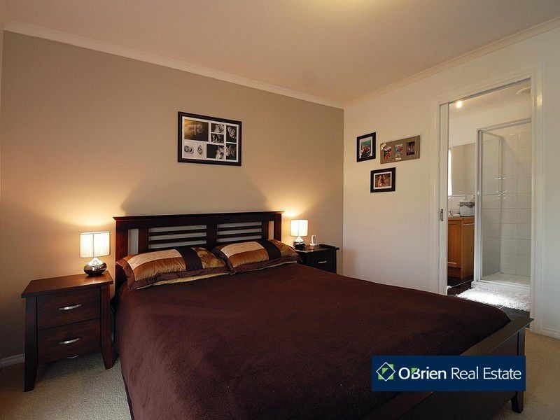 8 Faith Court, Cranbourne VIC 3977