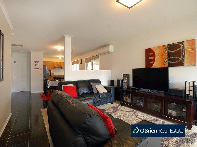 8 Faith Court, Cranbourne VIC 3977