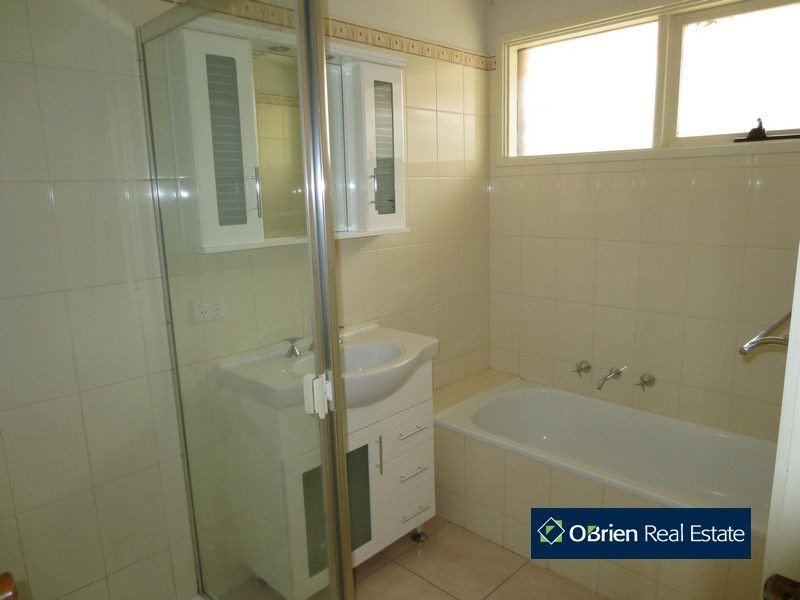 29 Wentworth Street, Cranbourne North VIC 3977