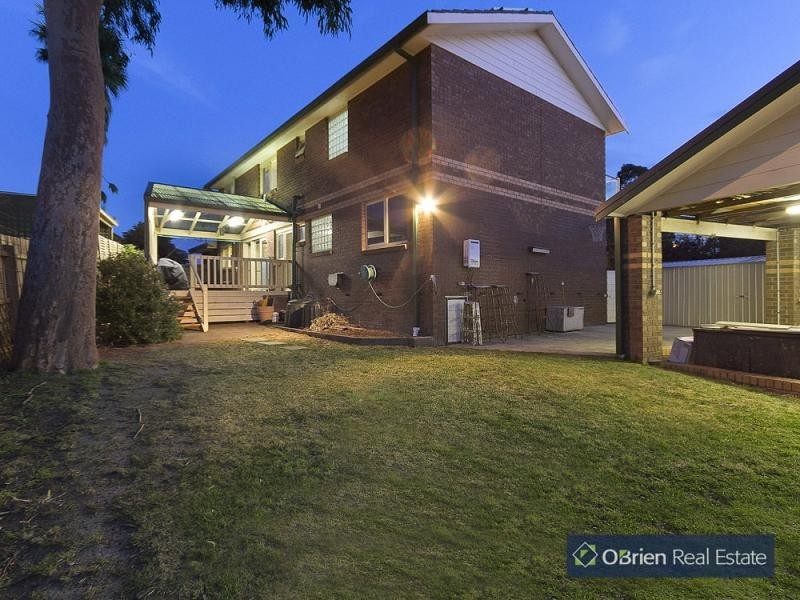 25 John Fawkner Drive, Endeavour Hills VIC 3802