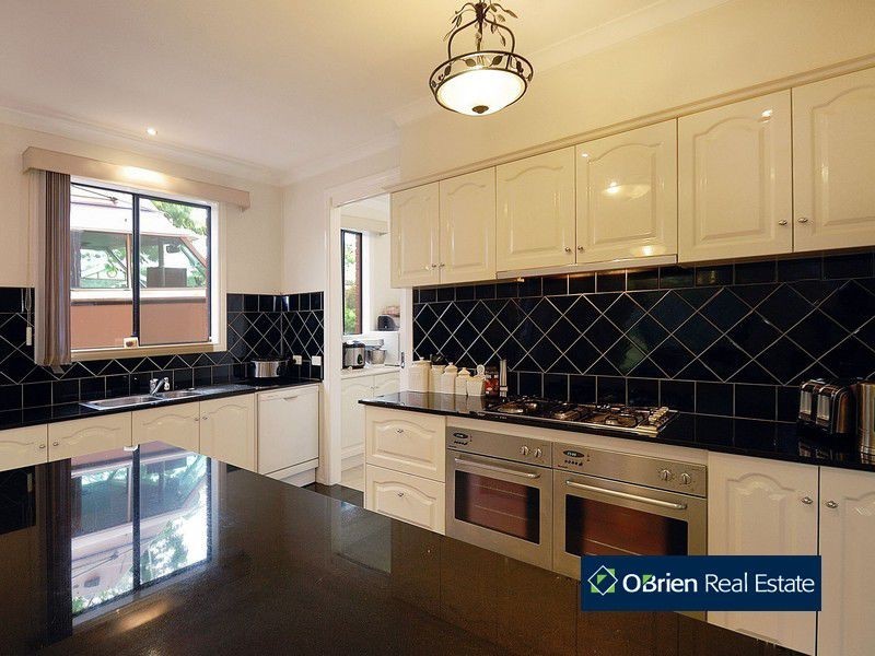 6 Bonny Court, Narre Warren South VIC 3805