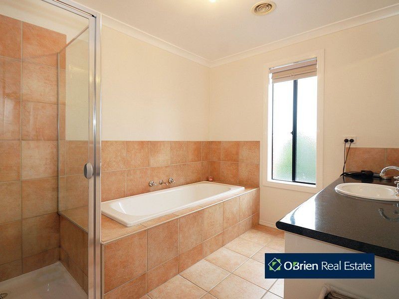 6 Bonny Court, Narre Warren South VIC 3805