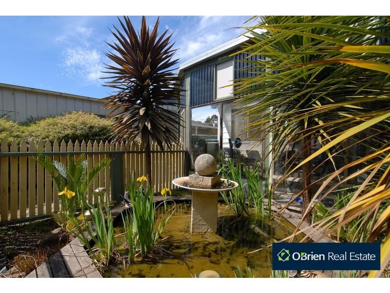 21 Damian Court, Cranbourne VIC 3977